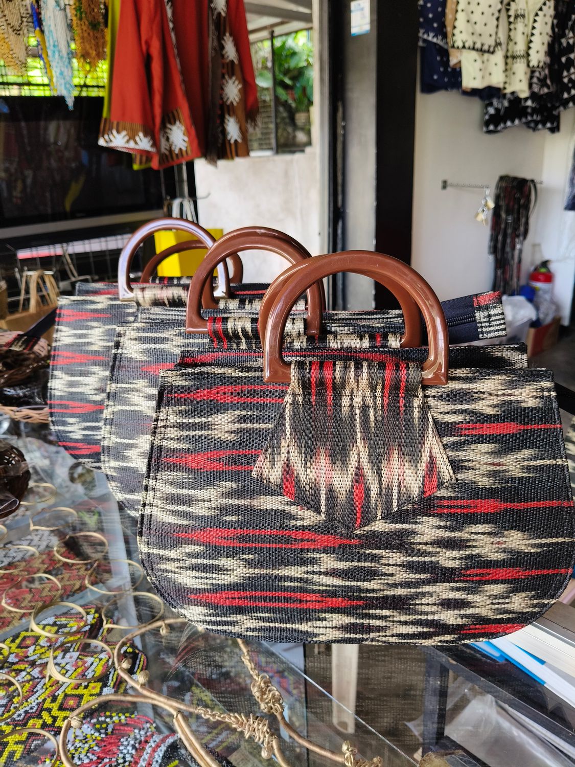 Bag_17. LEMLUNAY TNALAK HANDBAG W/ WOODEN HANDLE