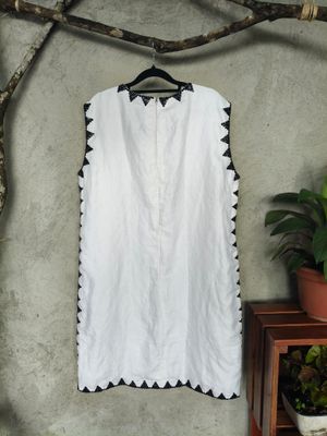 Dress_02. T'BOLI HAND-BEADED DRESS
