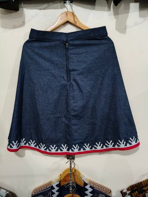Skirt_16. TBOLI HAND-BEADED SKIRT