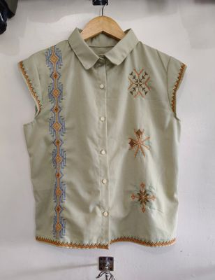 Blouse_15. T'BOLI HAND-EMBROIDERED BLOUSE