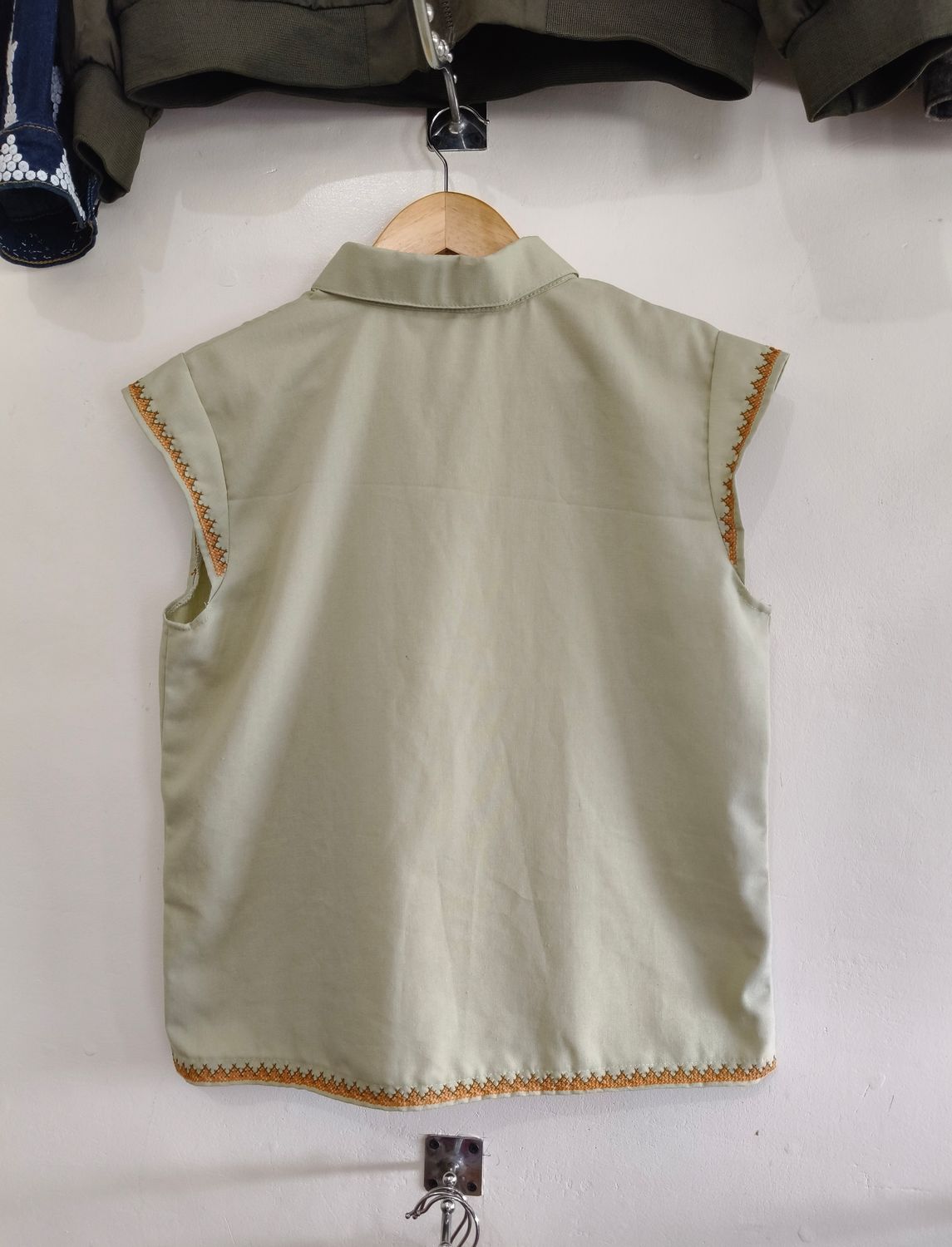 Blouse_15. T'BOLI HAND-EMBROIDERED BLOUSE
