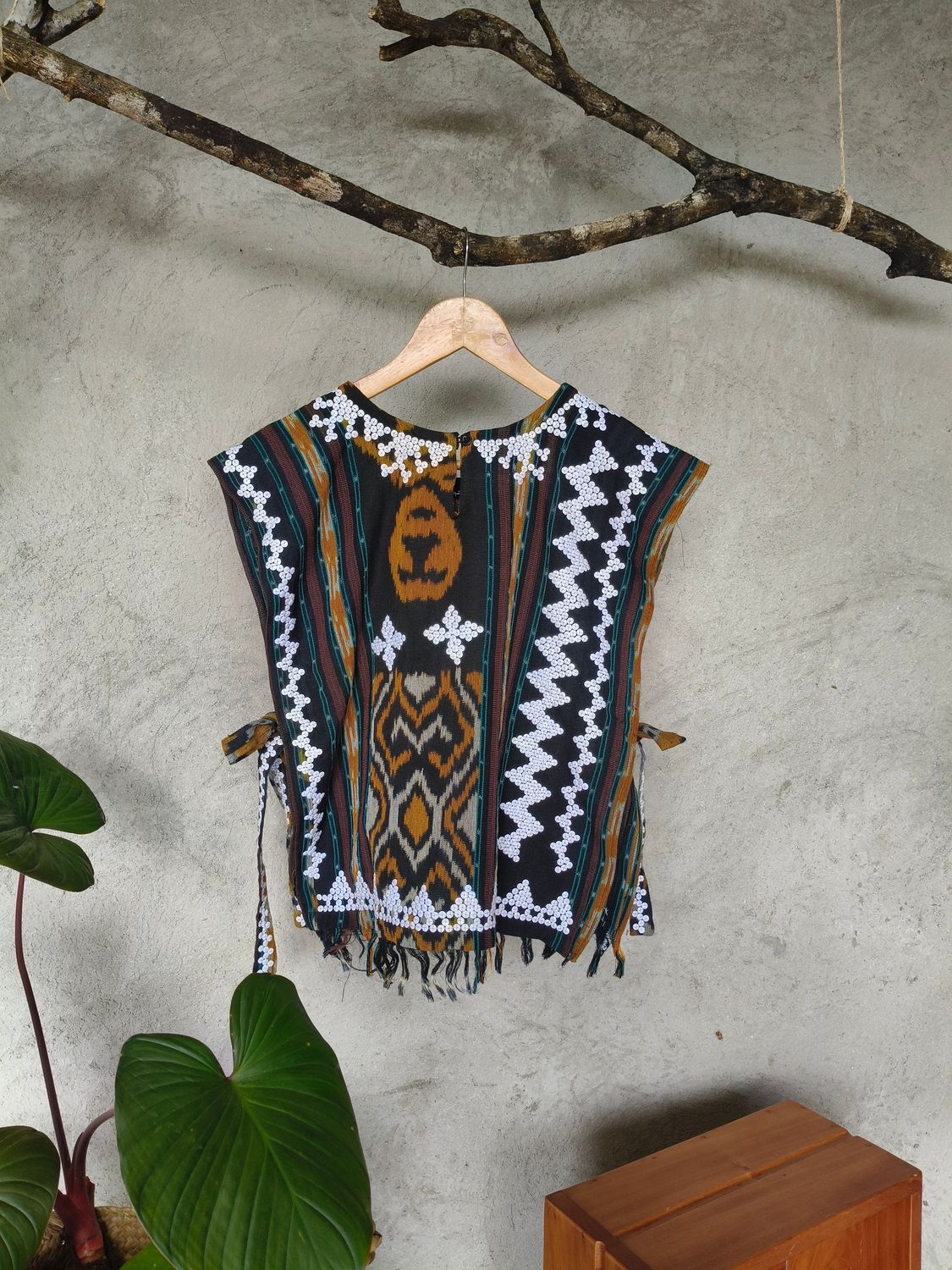 Bib Vest_06. TBOLI HAND-BEADED VEST TOP