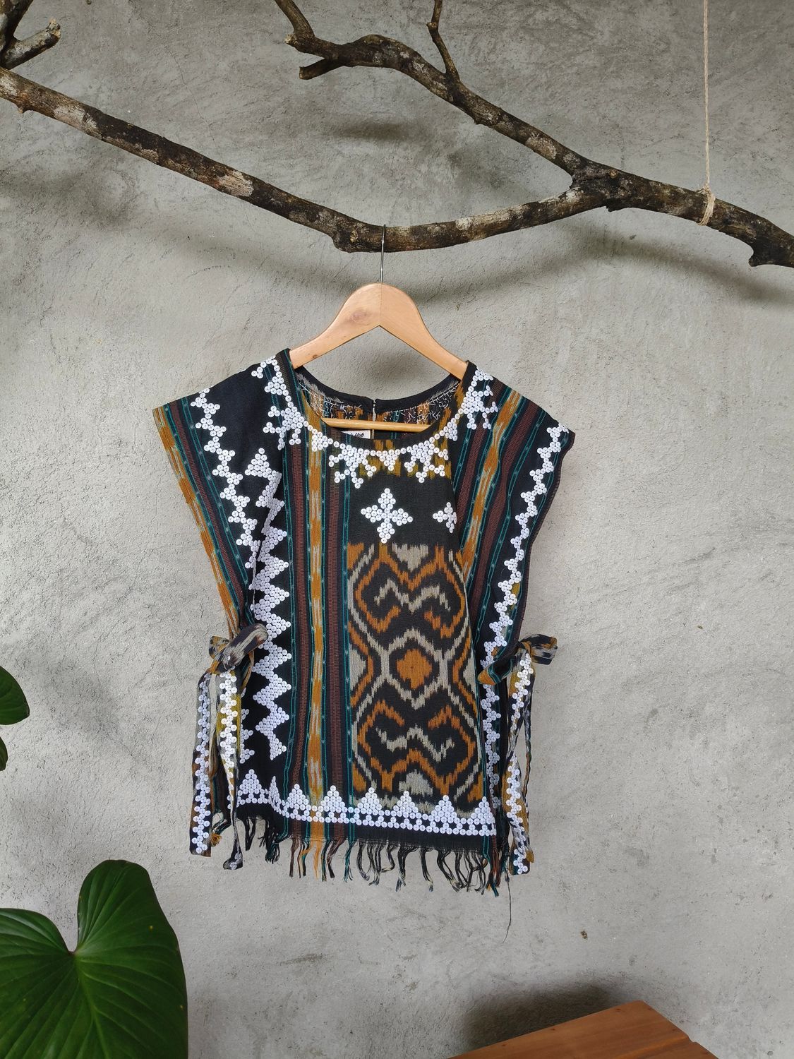 Bib Vest_06. TBOLI HAND-BEADED VEST TOP