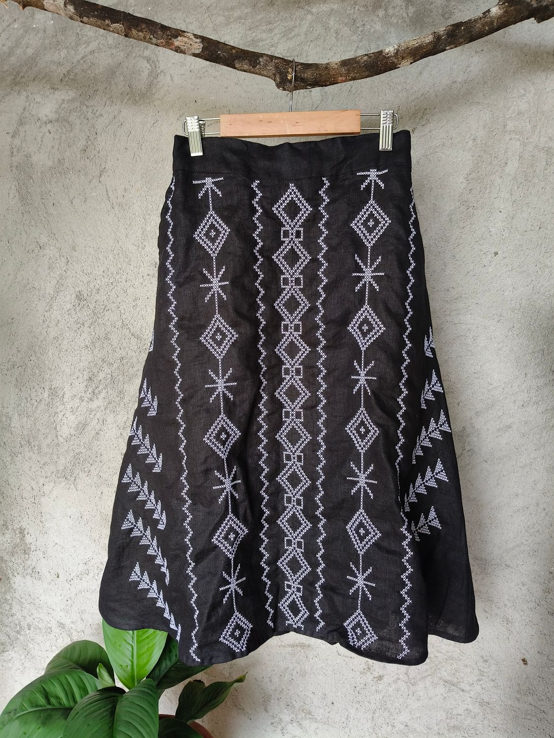 Skirt_47. T'BOLI HAND-EMBROIDERED SKIRT