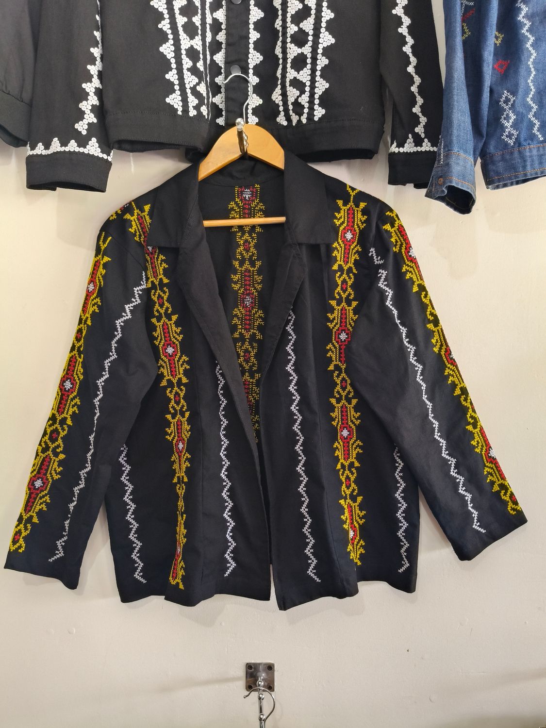 Blazer_41. T'BOLI HAND-EMBROIDERED Blazer