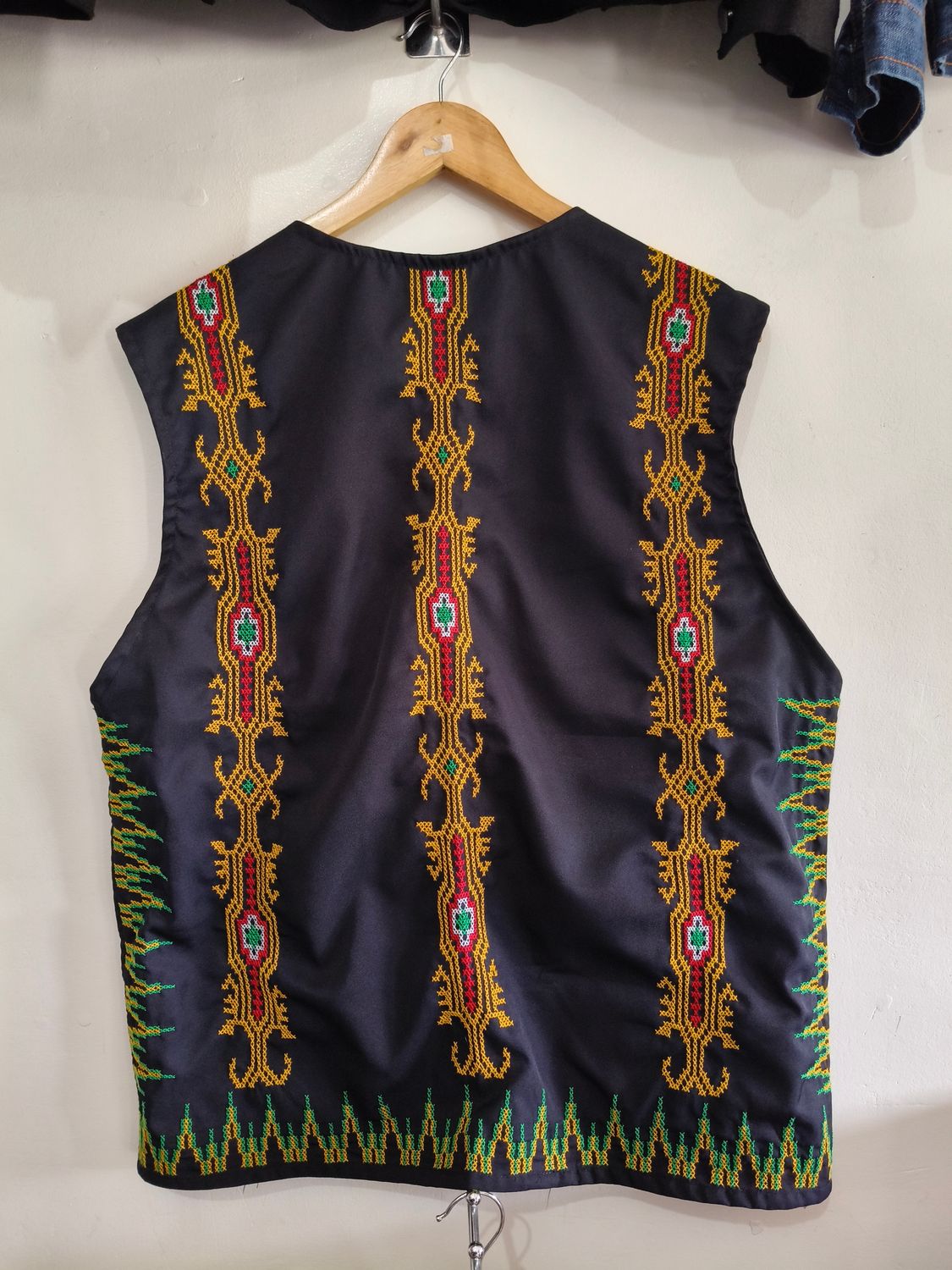 Chaleko_04. T'BOLI HAND-EMBROIDERED