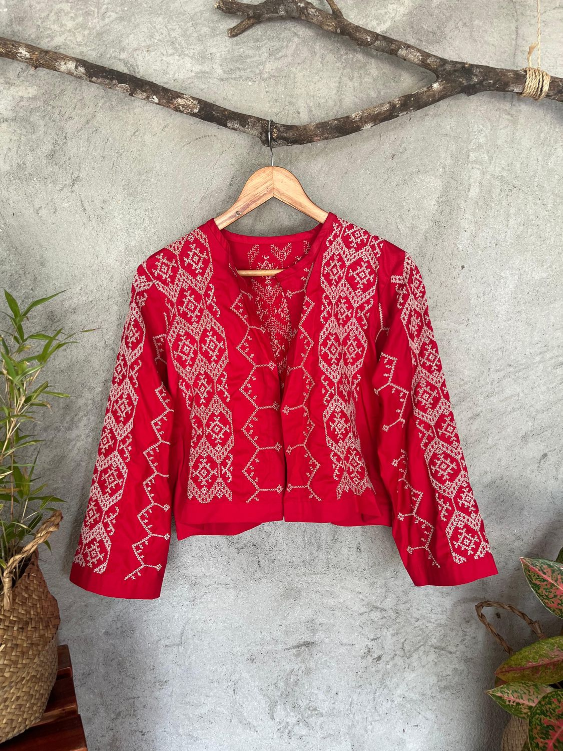 Blazer_46. T'BOLI HAND-EMBROIDERED BLAZER