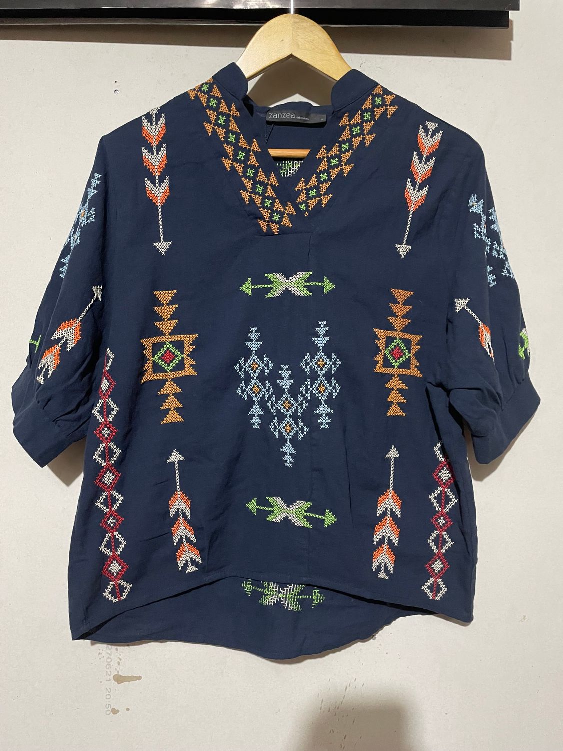 Blouse_77. T'BOLI HAND-EMBROIDERED BLOUSE