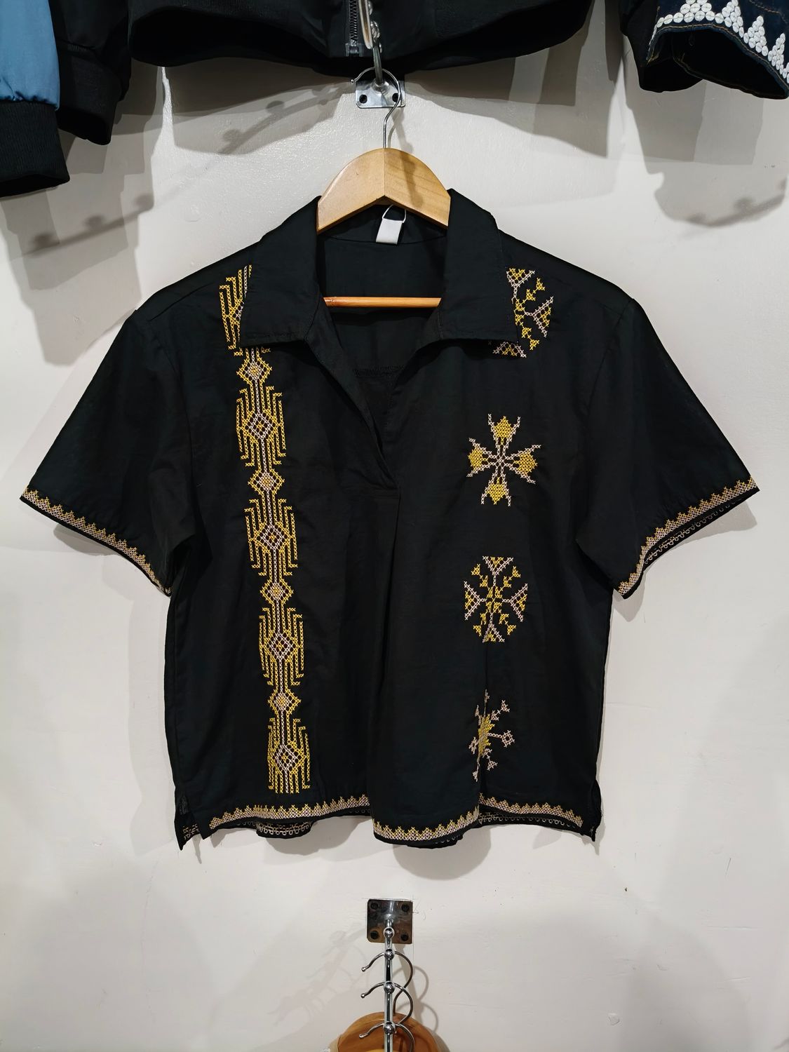 Blouse_83. T'BOLI HAND-EMBROIDERED BLOUSE