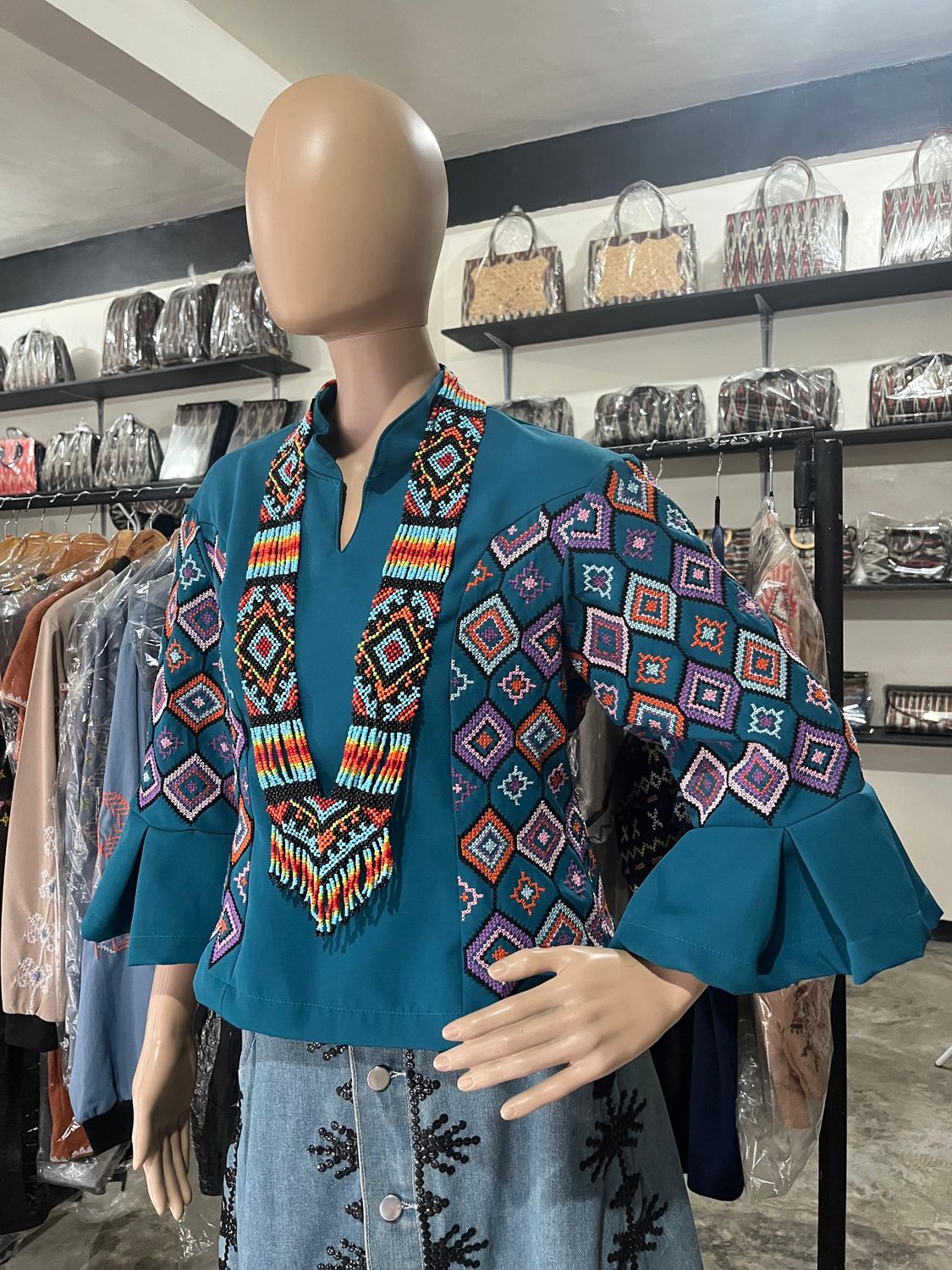 Blouse_84. T'BOLI HAND-EMBROIDERED BLOUSE
