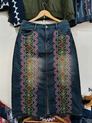 Skirt_50. T'BOLI HAND-EMBROIDERED SKIRT