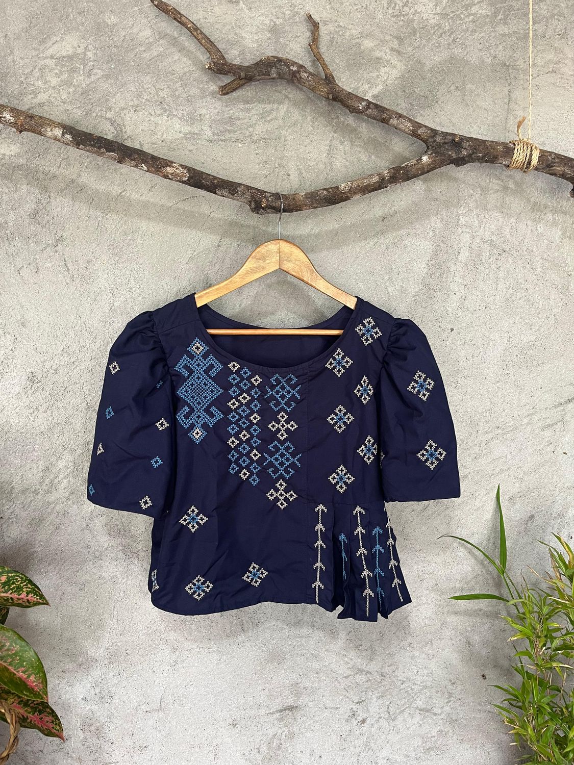 Blouse_89. T'BOLI HAND-EMBROIDERED BLOUSE