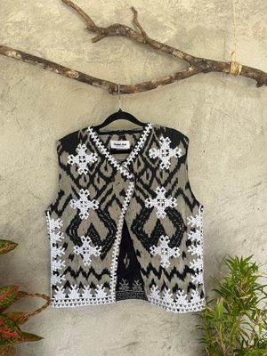 Blouse_91. T'BOLI HAND-BEADED BLOUSE