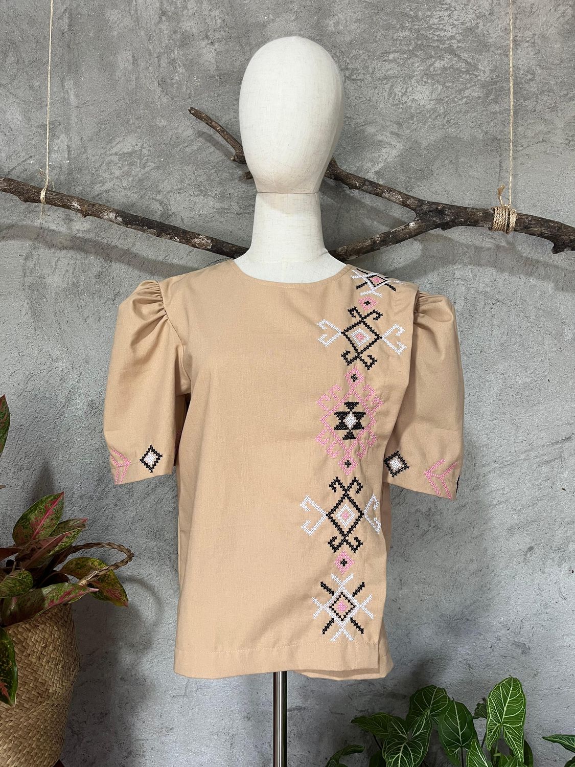 Blouse_96. T'BOLI HAND-EMBROIDERED BLOUSE
