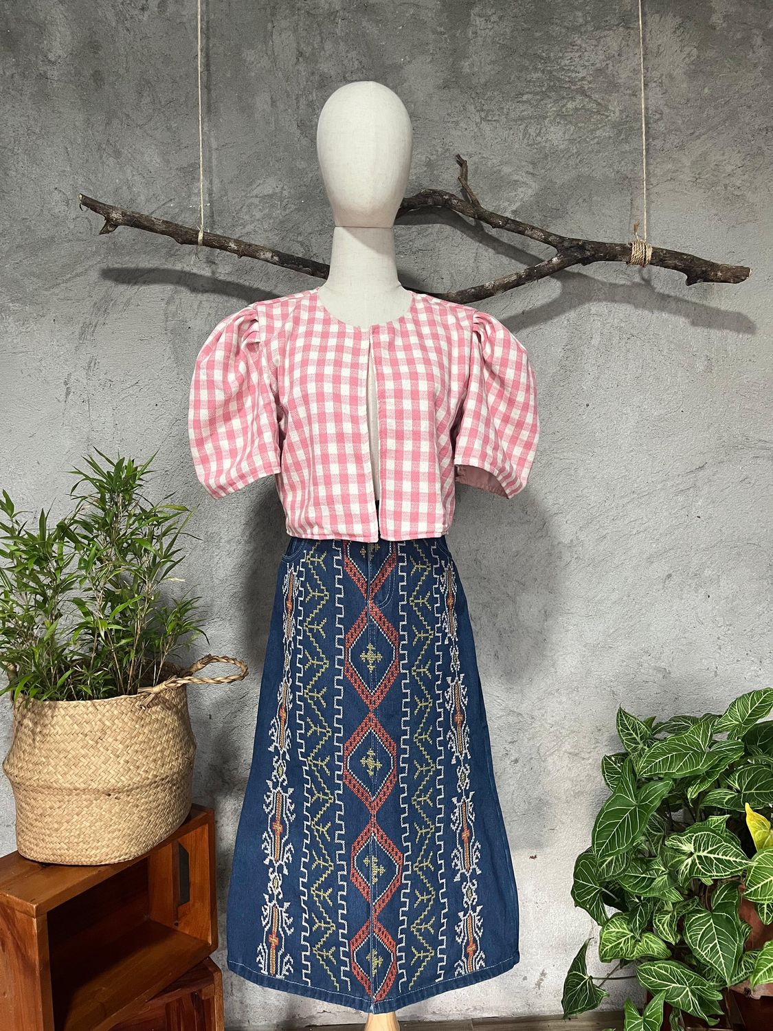 Skirt_56. T'BOLI HAND-EMBROIDERED SKIRT