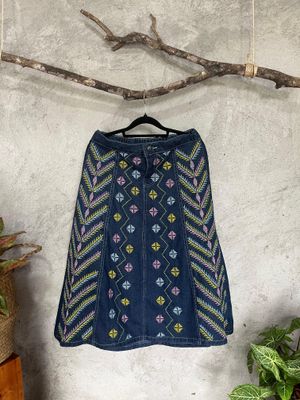 Skirt_59. T'BOLI HAND-EMBROIDERED SKIRT