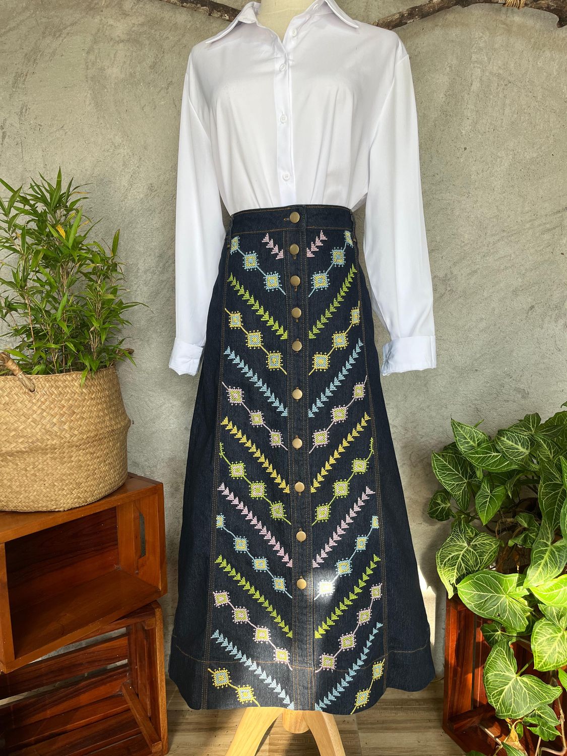 Skirt_58. T'BOLI HAND-EMBROIDERED SKIRT