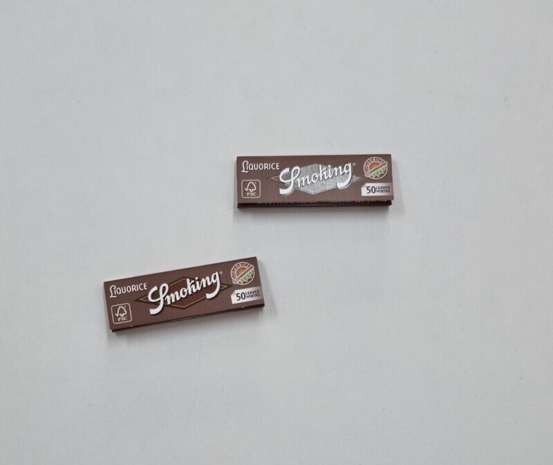 Smoking Liquorice Rizle