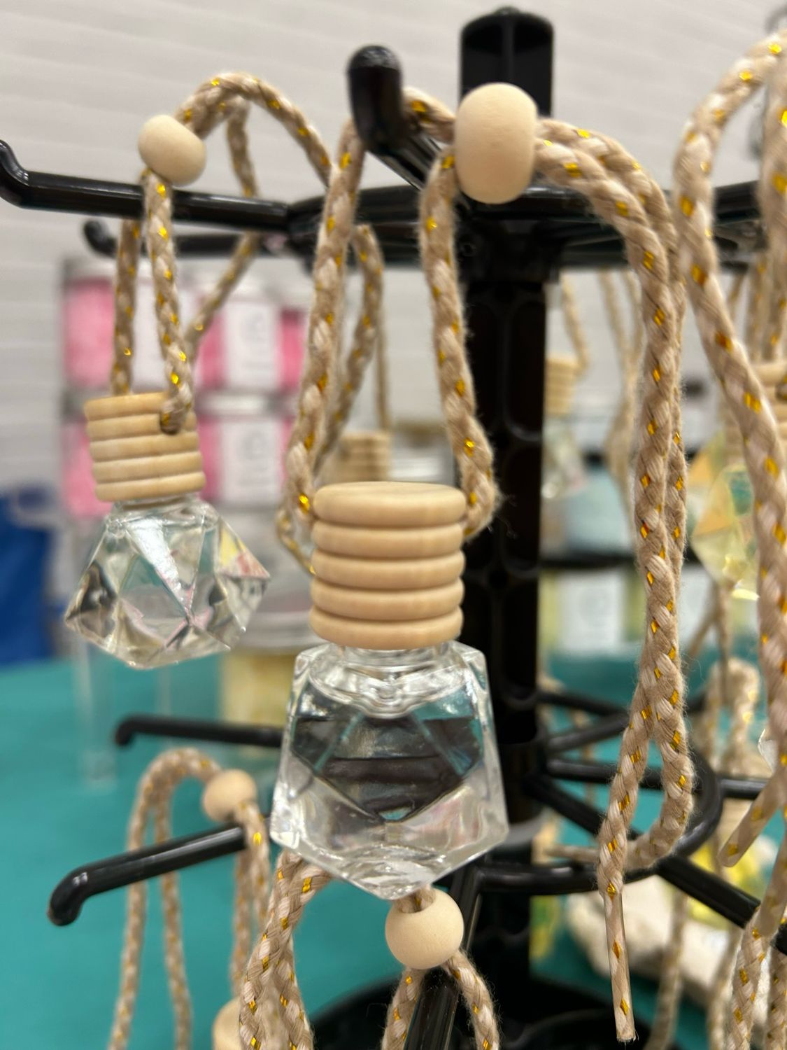 Christmas Luxury Car Freshener: Cinnamon Orange, Cinnamon Vanilla, Christmas Tree, Festive Fireside, Merry Christmas, Winter Pine