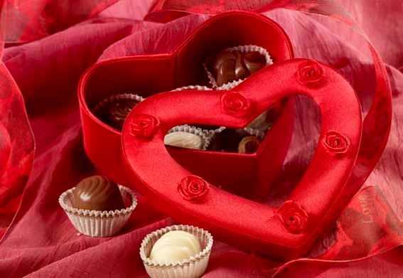 Phoenix Delite Heart Shaped Box