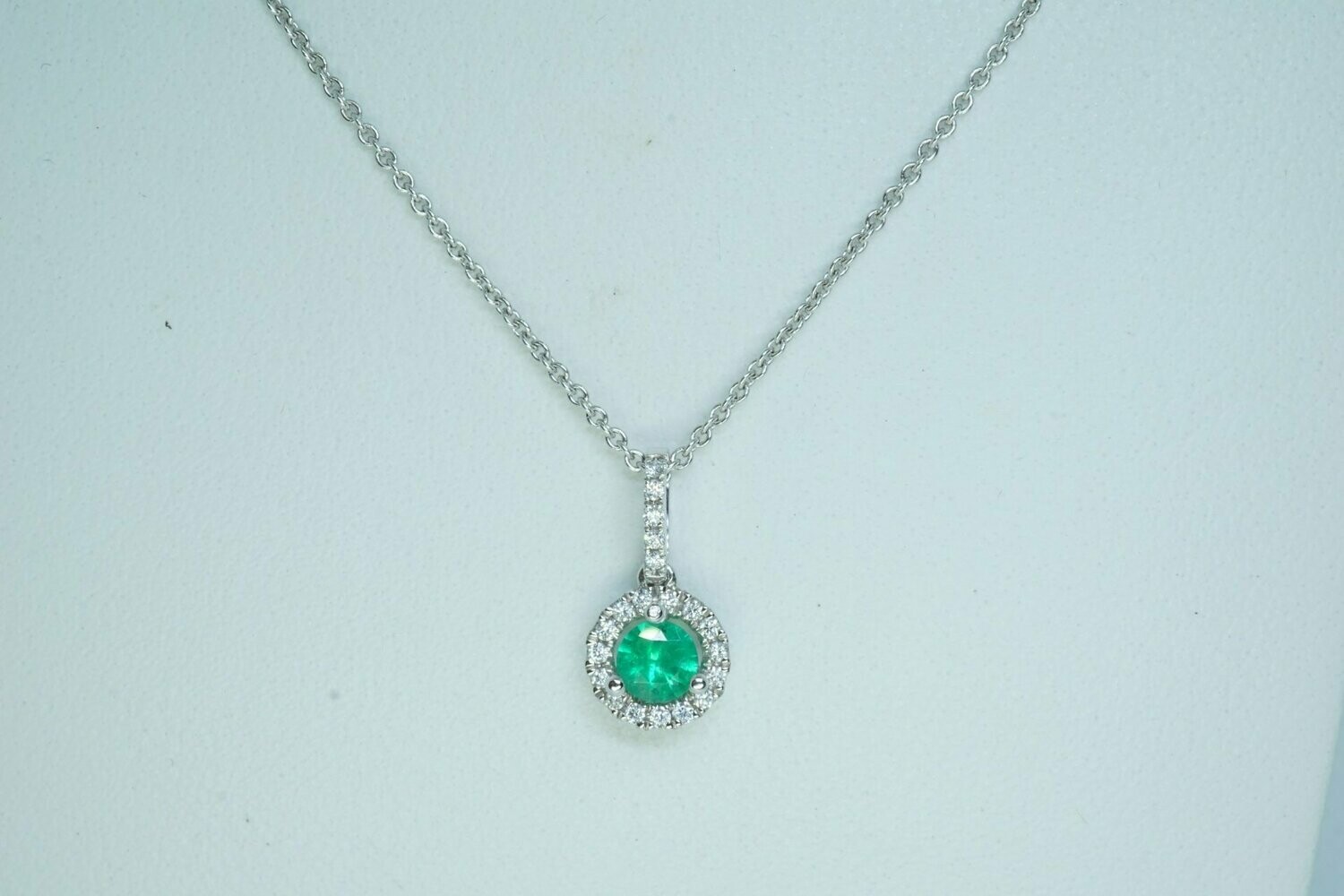 Genuine Round Emerald And Diamond Pendant And Chain