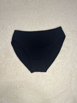 Women’s low-rise panties, black color