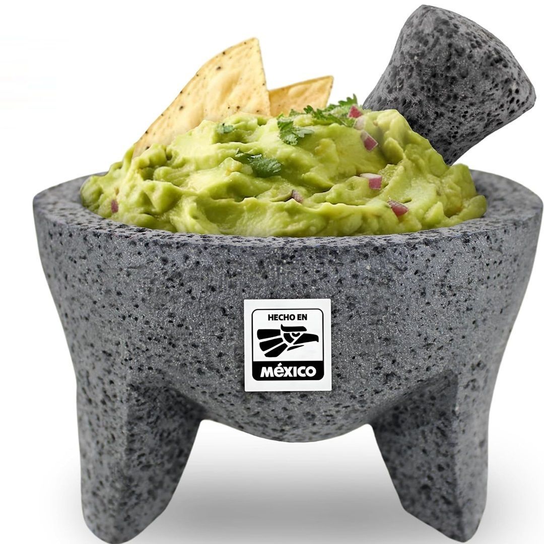 ​Mortero Molcajete Mexicano hecho a mano 100% de auténtica roca de lava volcánica en México.