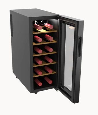 Cava Vondom con estantes de madera - 12 botellas