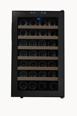 Cava Vondom con estantes de madera - 28 botellas