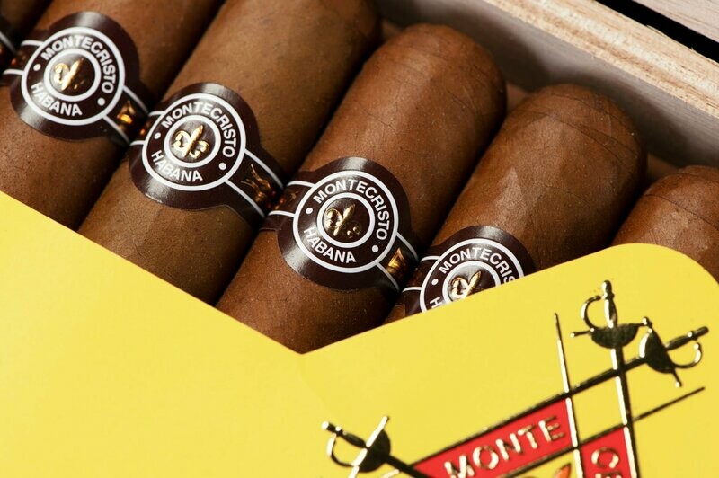 Montecristo Petit Edmundo - box of 25