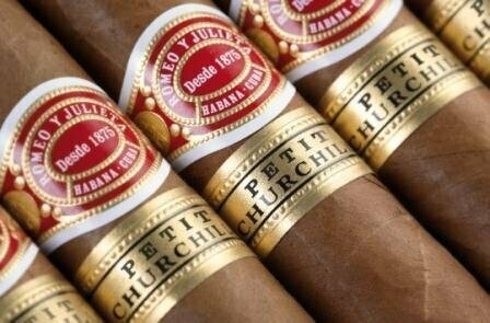 Romeo y Julieta Petit Churchill - 25er Kiste