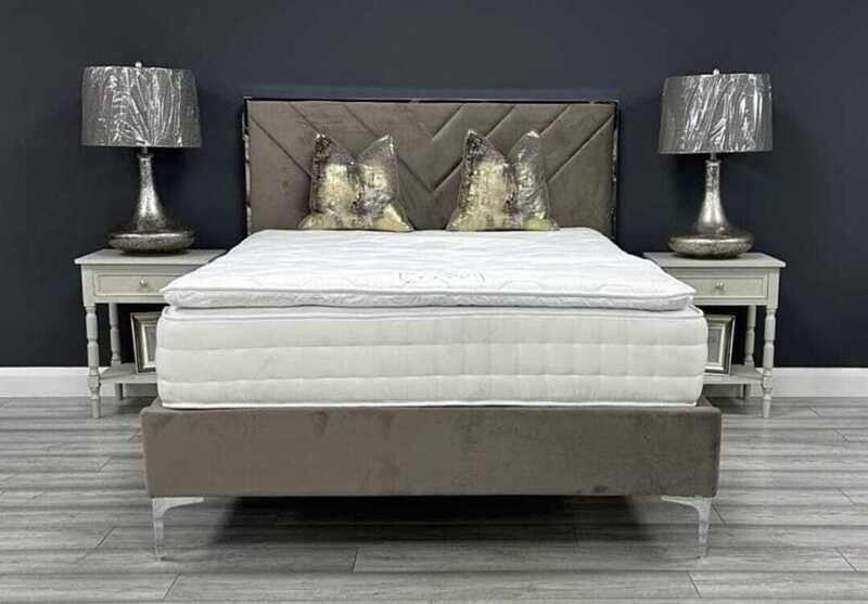 Molly 4ft6 bed