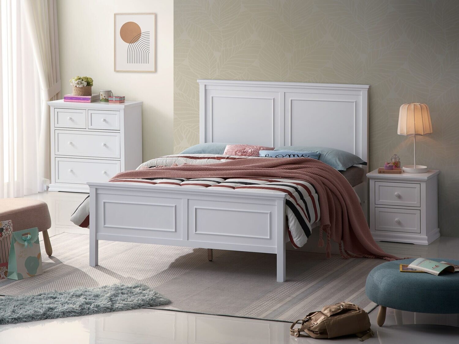 Holly panel bed