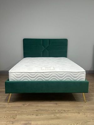 Brooke bed