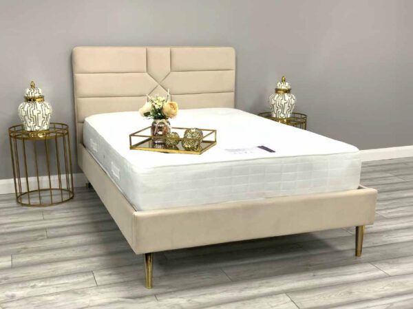 Brooke bed
