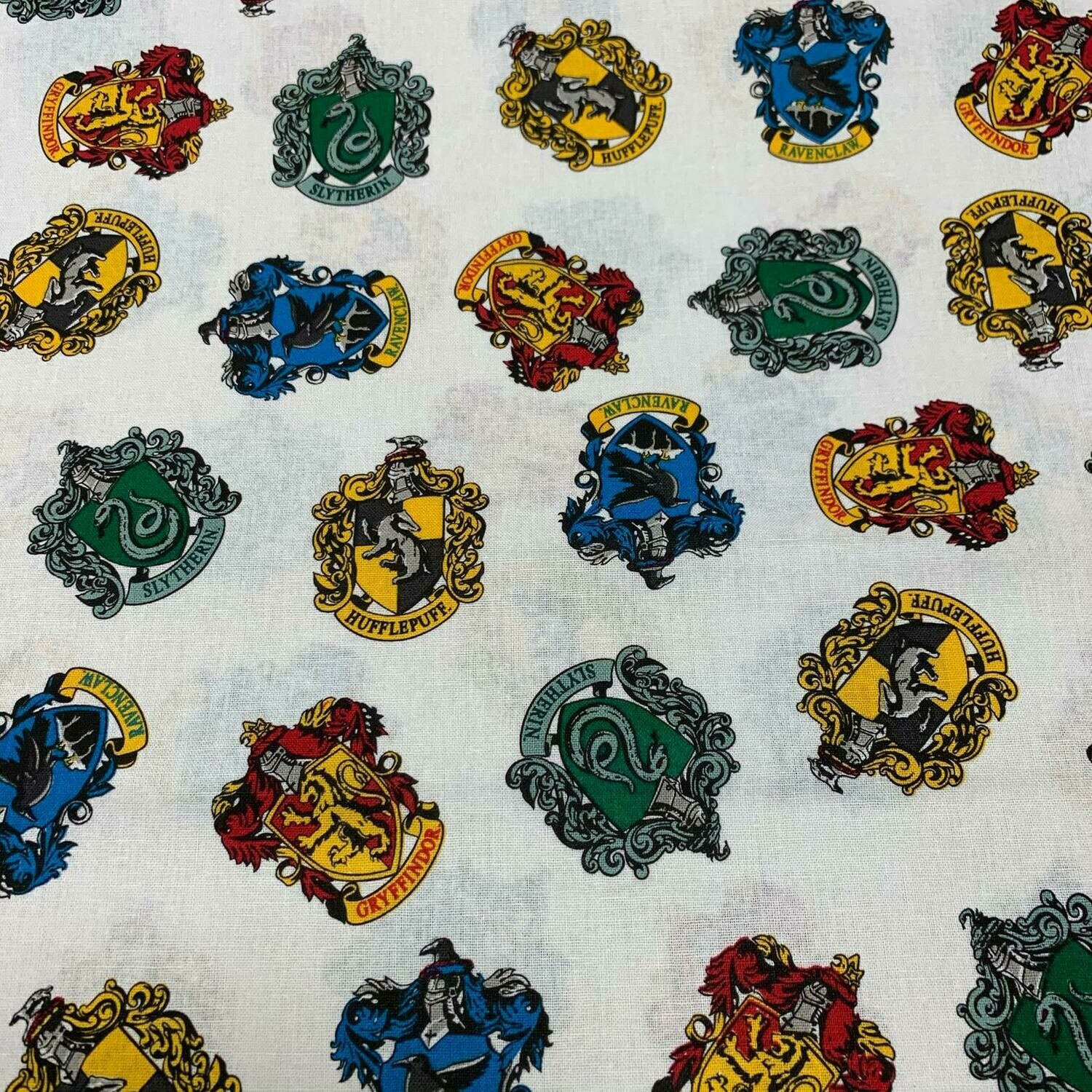 Harry Potter - School Crest - 100% cotton print fabric - White