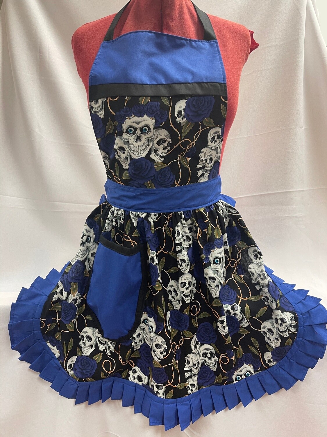Retro Vintage 50&#39;s Style Full Apron - Skulls &amp; Roses on Black with Blue Trim