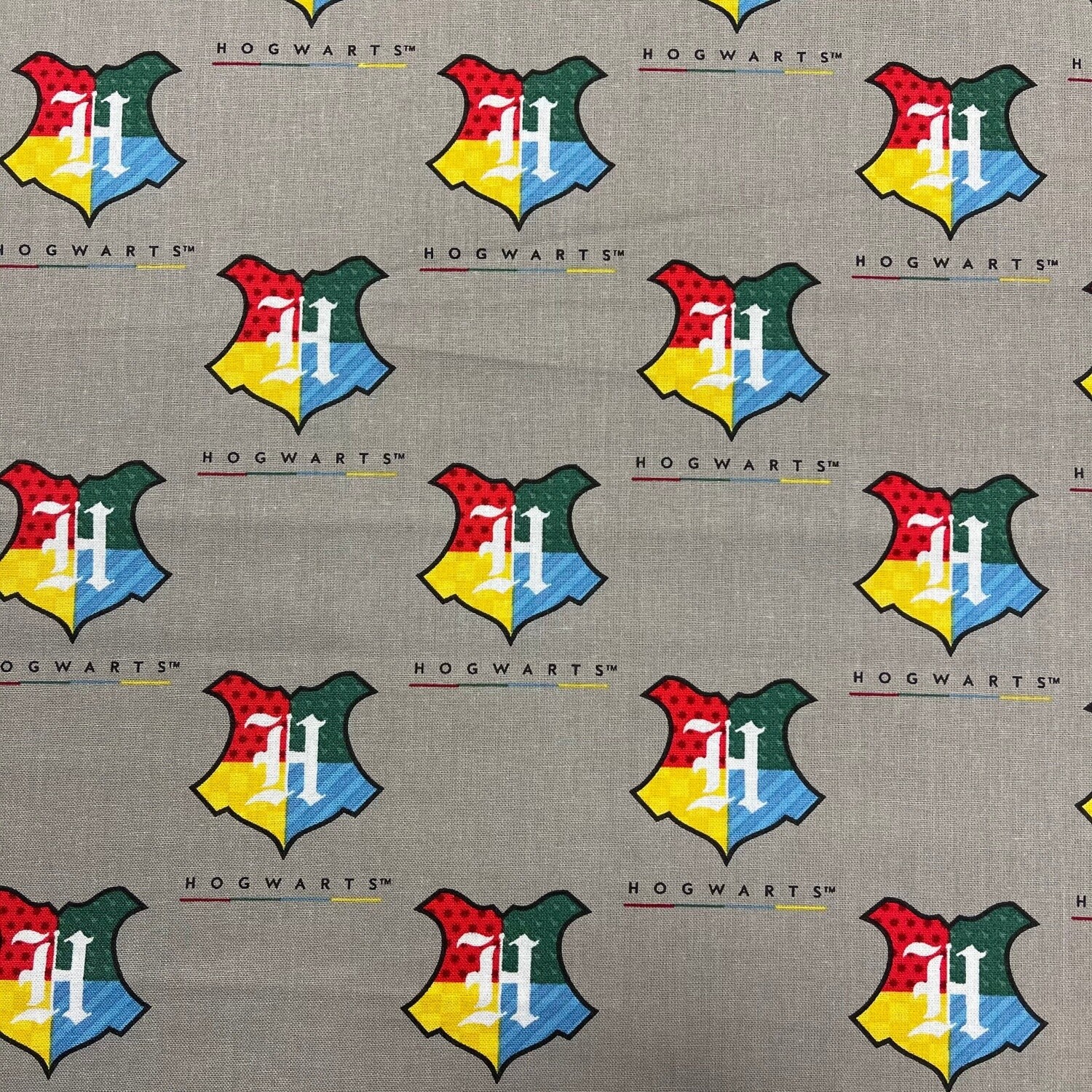 Harry Potter - Hogwarts Crest - 100% cotton print fabric - Grey