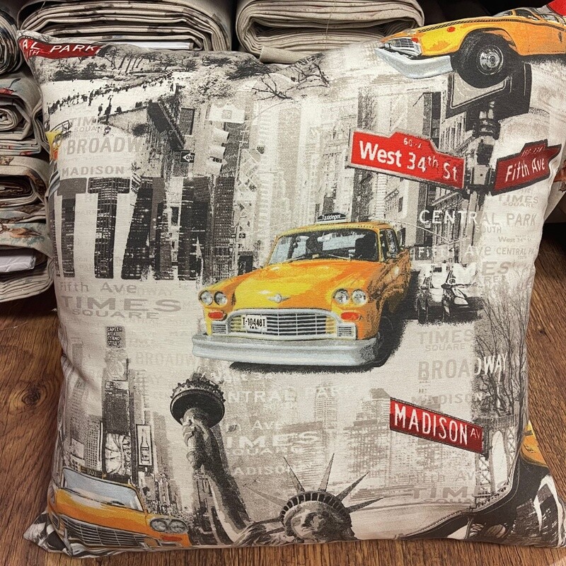 Large Cushion Cover with Icons and Landmarks of New York (1)