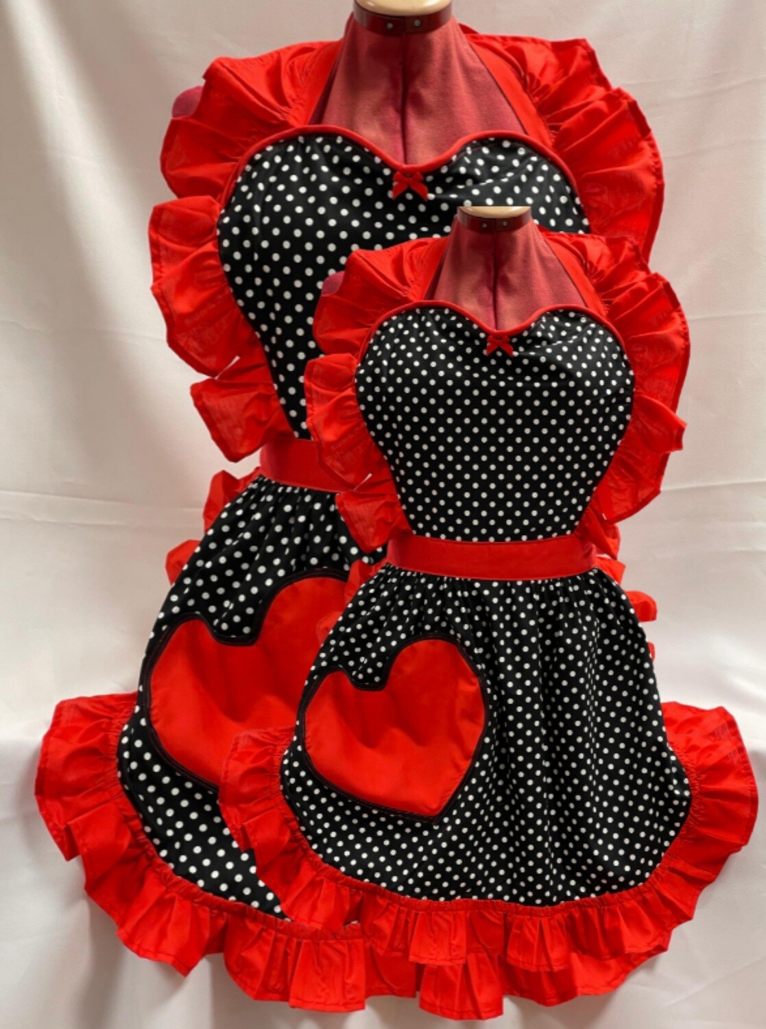 Mother / Daughter Matching Set - Retro Vintage 50s Style Full Apron with Heart Shaped Top and Pocket - Black &amp; White Polka Dot With Red Trim