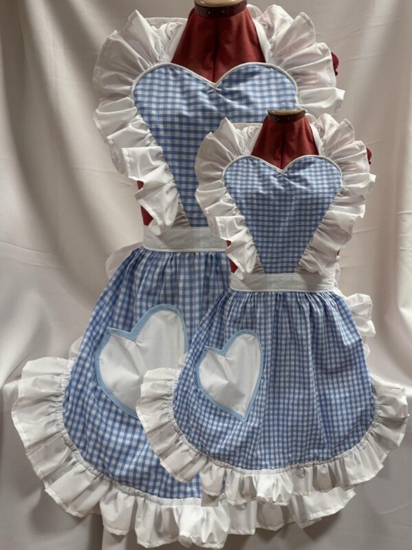 Mother / Daughter Matching Set - Retro Vintage 50s Style Full Apron with Heart Shaped Top and Pocket - Blue &amp; White Gingham with White Trim