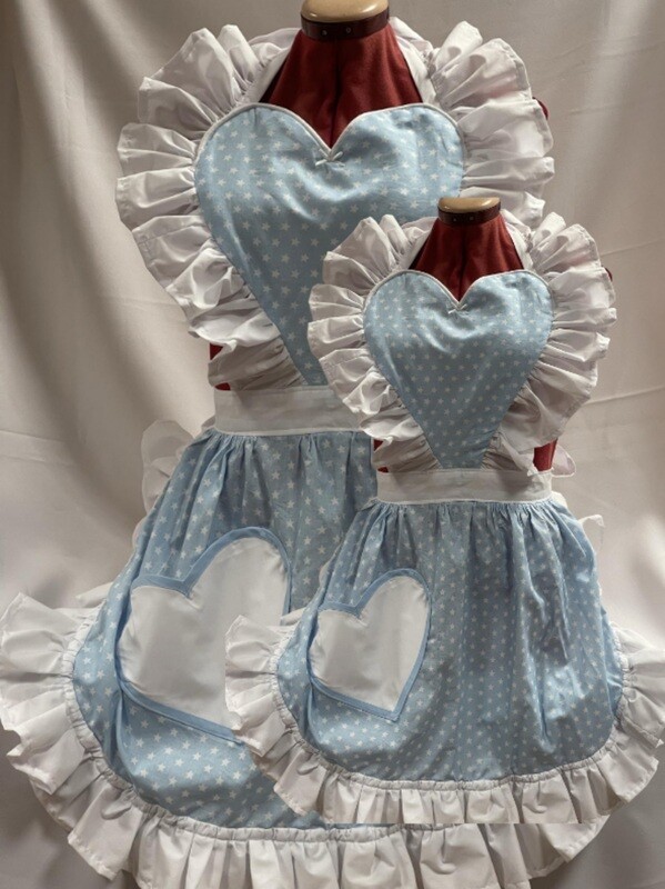Mother / Daughter Matching Set Retro Vintage 50s Style Full Apron with Heart Shaped Top &amp; Pocket - Light Blue with White Stars and White Trim