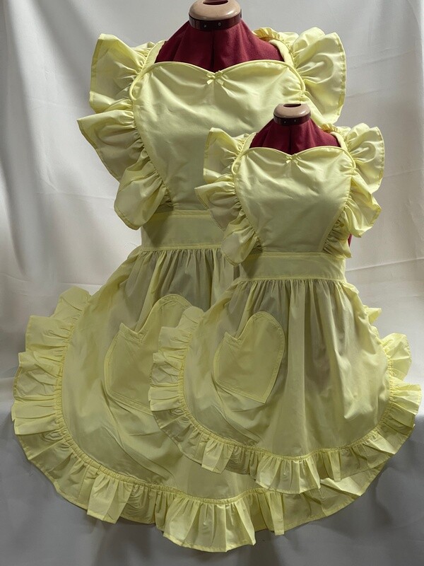 Mother / Daughter Matching Set - Retro Vintage 50s Style Full Apron with Heart Shaped Top and Pocket - Lemon