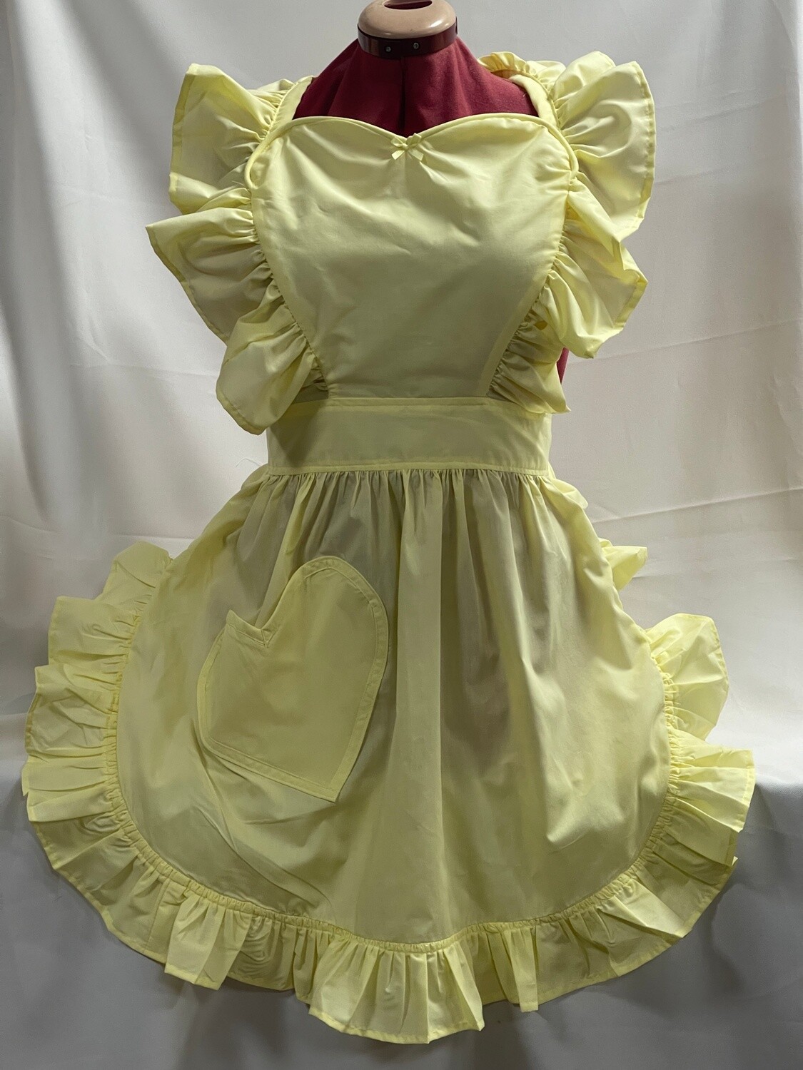 Retro Vintage 50&#39;s Style Full Apron with Heart Shaped Top and Pocket - Lemon