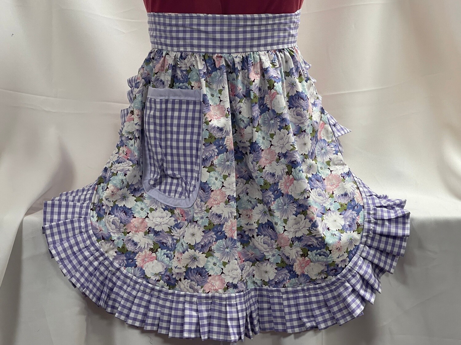 Retro Vintage 50s Style Half Apron / Pinny - Lilac Floral with Lilac &amp; White Gingham Trim