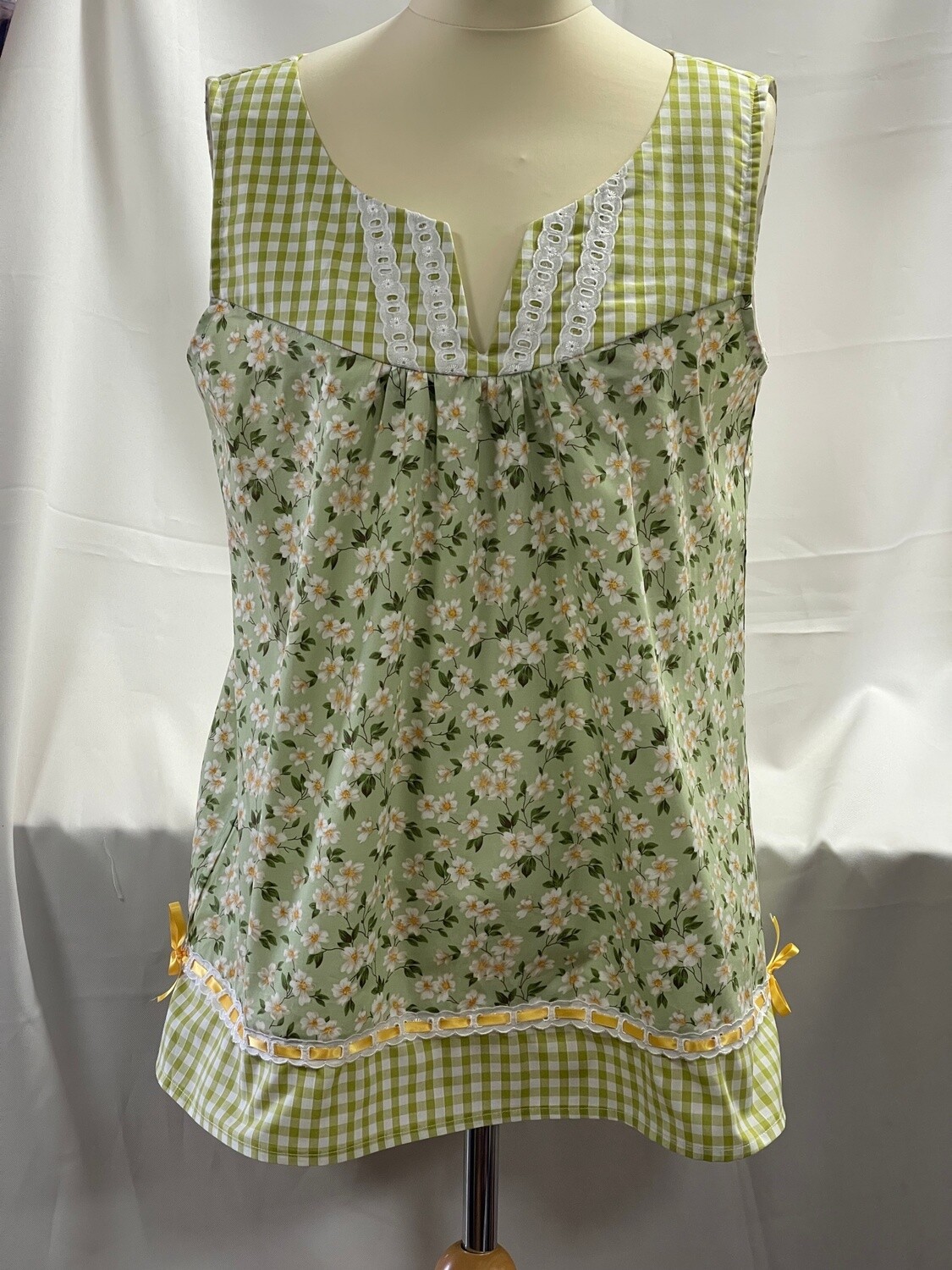 Handmade - 100% Cotton with Polycotton Gingham Trim Green Flower Top Pretty Lace and Ribbon Trim, Size: S