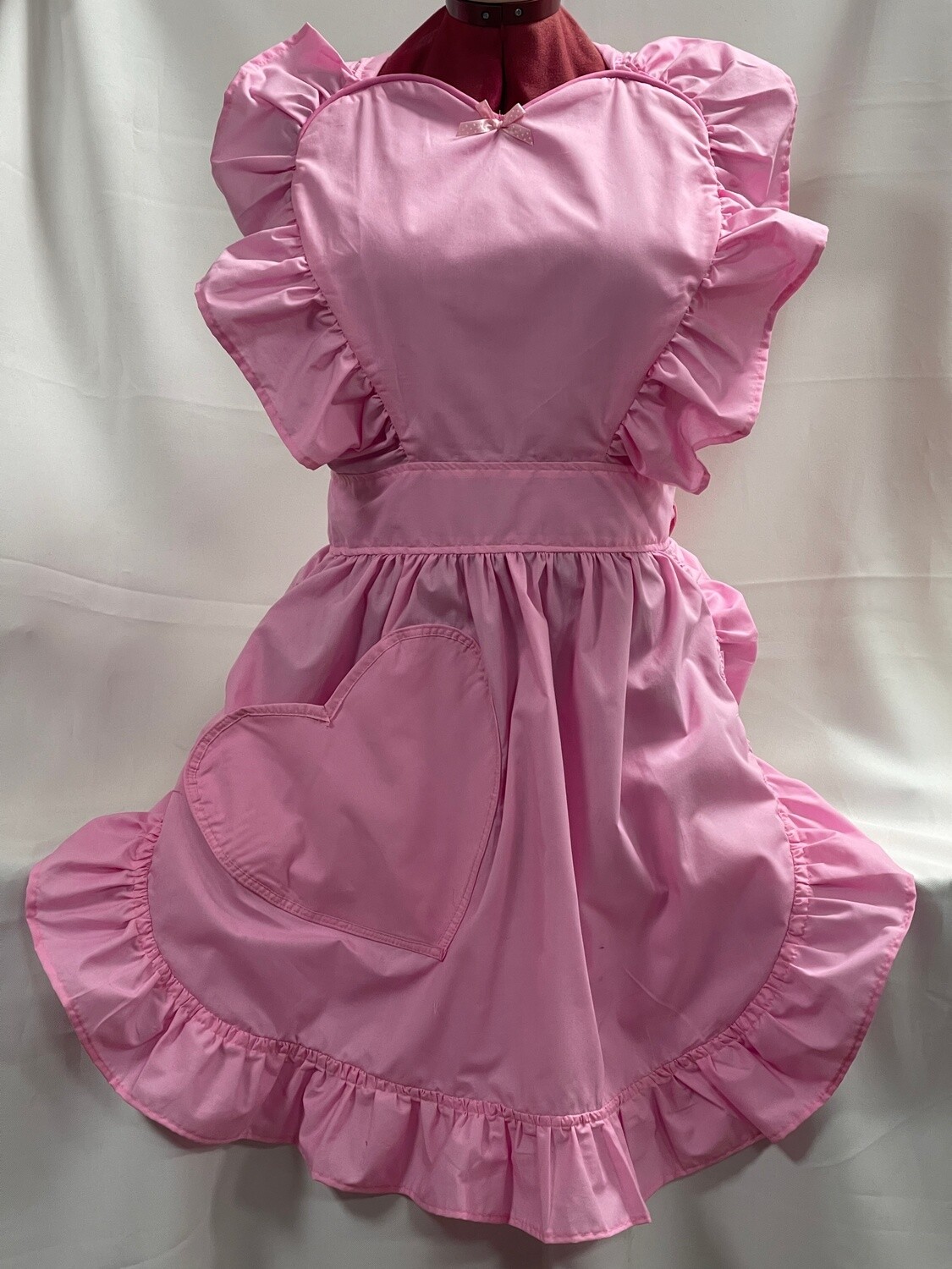 Retro Vintage 50&#39;s Style Full Apron with Heart Shaped Top and Pocket - Pastel Pink
