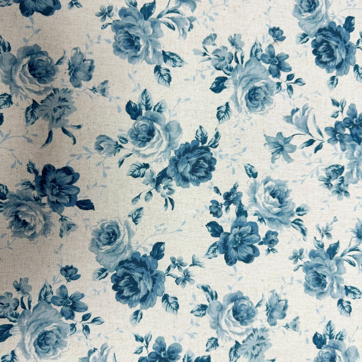 Usaka - Natural / Blue - 45% cotton / 55% linen print fabric