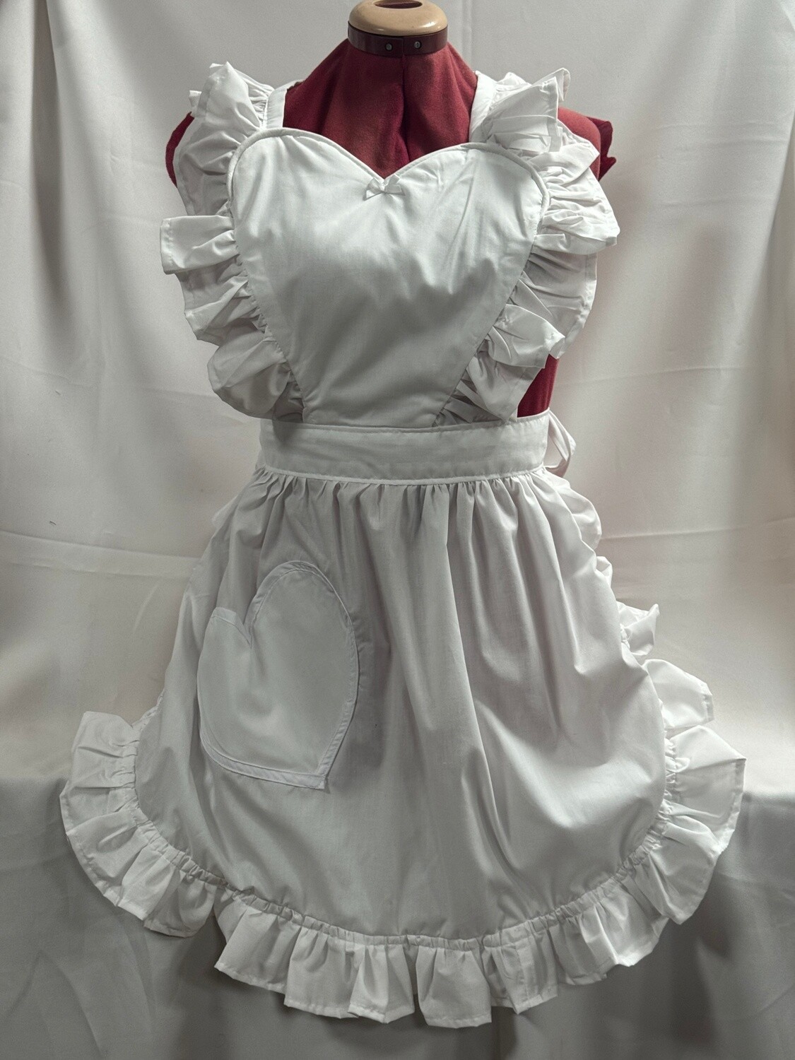 Retro Vintage 50&#39;s Style Full Apron with Heart Shaped Top and Pocket - White