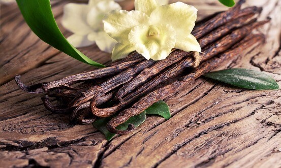 Large Candle  - Sandalwood and Vanilla